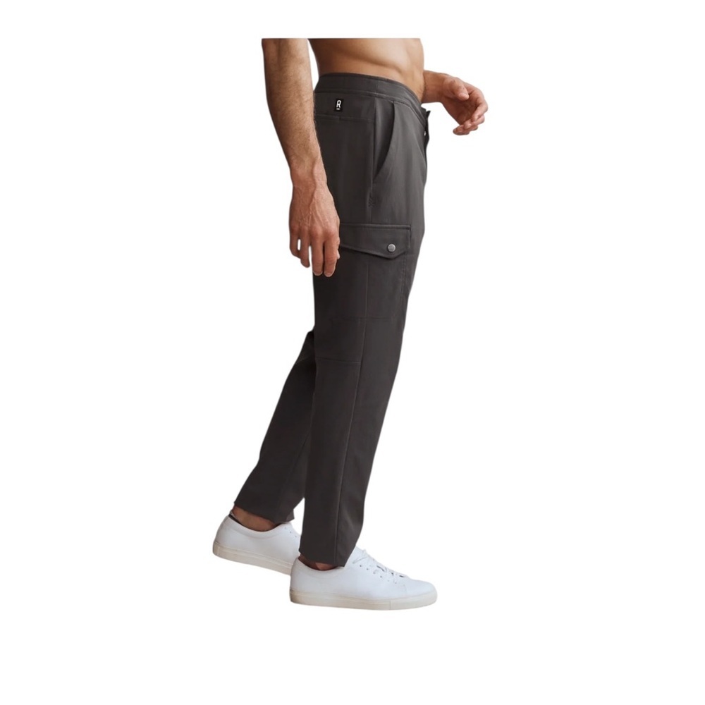 RHONE Men's Cargo Pants in Dark Gray